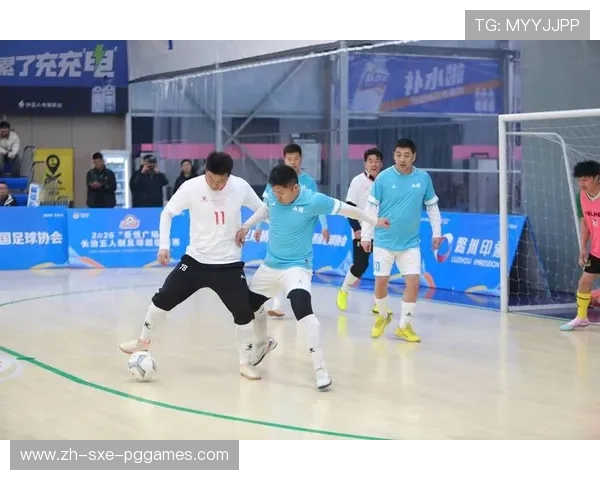 足球比赛中的技术动作与队形安排 足球比赛中的技术动作与队形安排